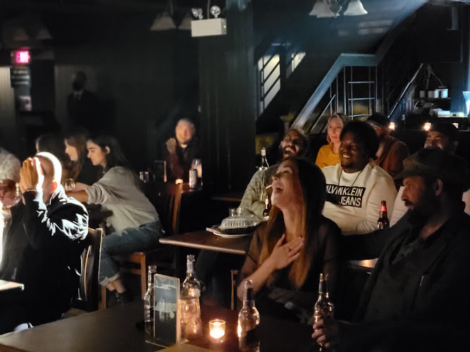 LAUGH LOUNGE Interior